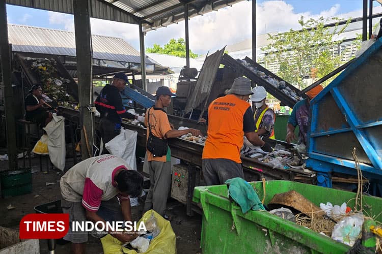 KLH Tekankan Pentingnya Peran Desa dalam Pengelolaan Sampah Nasional
