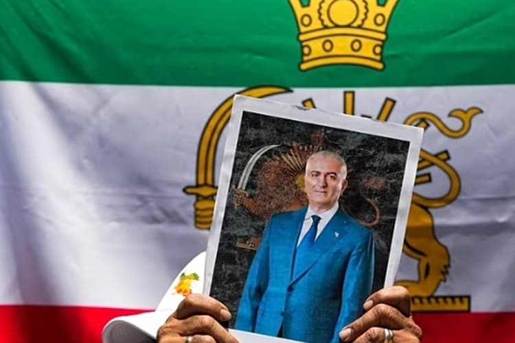 Putra Shah Iran: Republik Iran Akan Runtuh