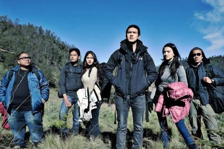 Pamer Naskah Film, Pevita Pearce Konfirmasi Bintangi Sekuel 5Cm