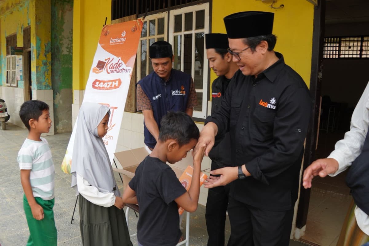 Semangat Tadarus di Tengah Banjir, Siswa SD di Aceh Tamiang Terima 64 Mushaf Al-Quran Baru