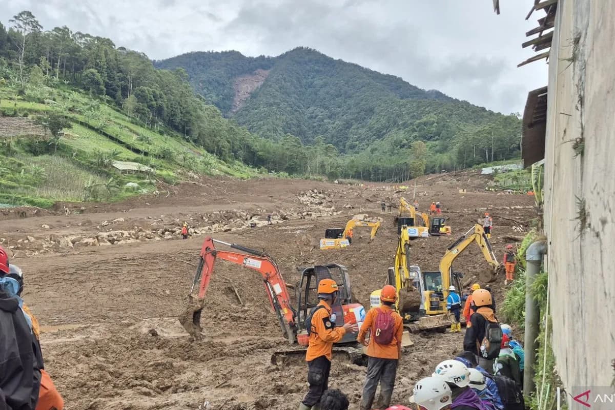 Pencarian Berlanjut, Sekitar 25 Korban Longsor Cisarua Masih Hilang